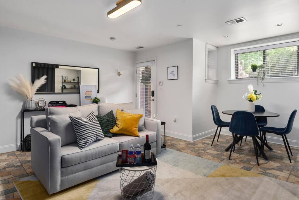Upscale 2br With Patio Apartment *