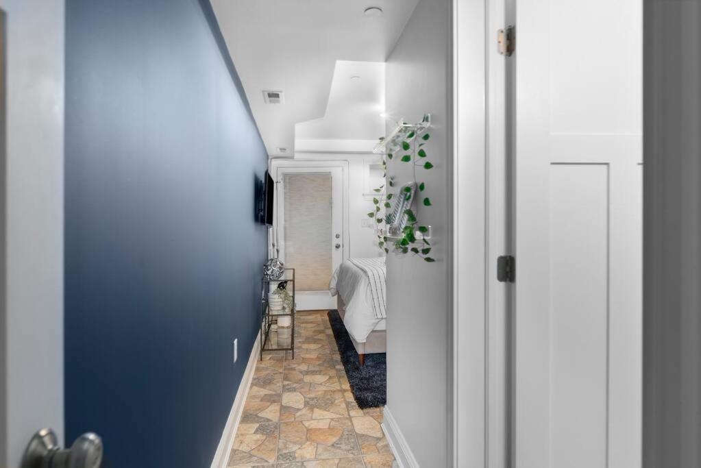 Apartment Upscale 2br With Patio
