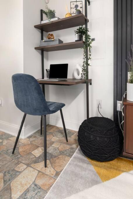 Apartment Upscale 2br With Patio *
